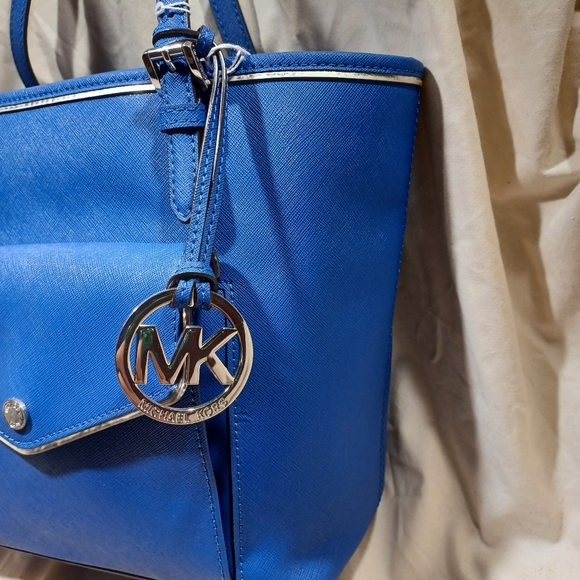 Michael kors tote - Picture 3 of 7